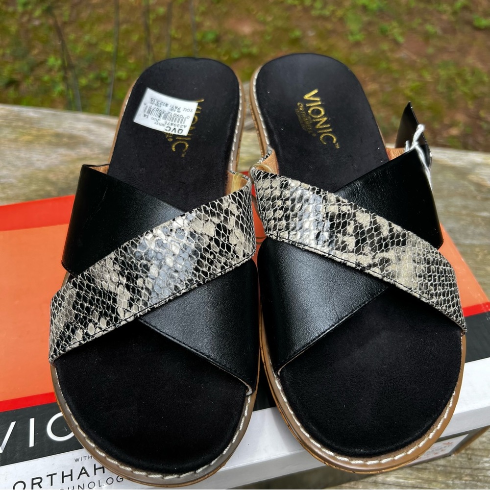 Vionic Montego Black Snake Wedge Womens Sandals Shoes Size 6